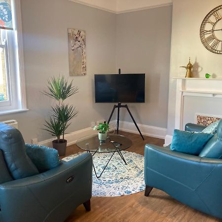 Stylish Flat In Yeovil Somerset Bagian luar foto