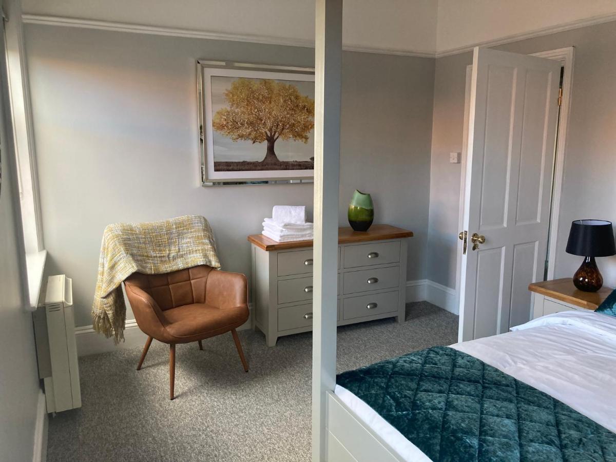 Stylish Flat In Yeovil Somerset Bagian luar foto